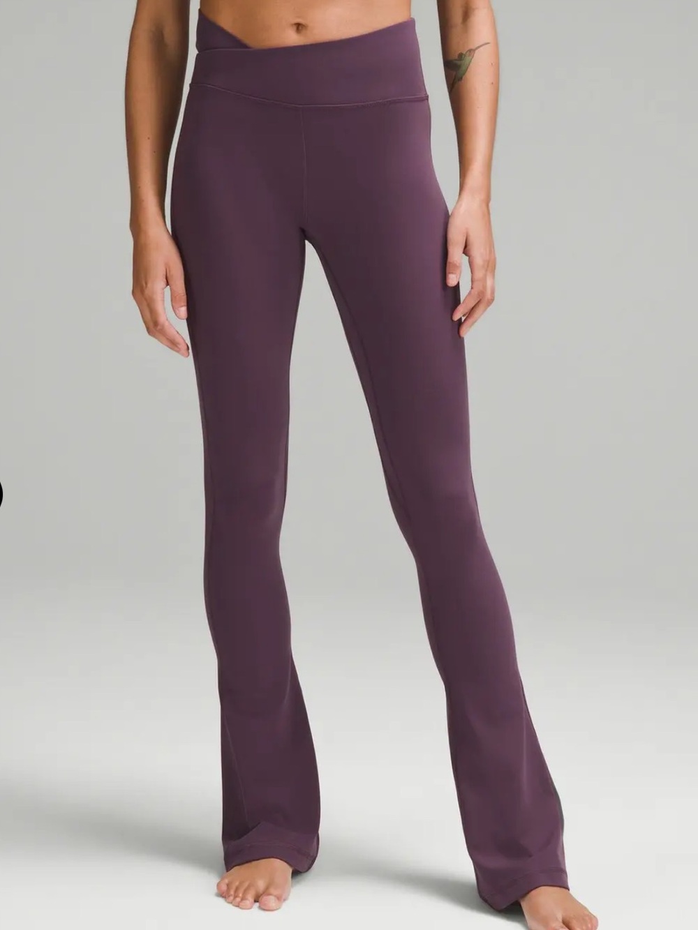 Lululemon - Align™ Asymmetrical-Waist Mini-Flared Pant 32" - Size 8